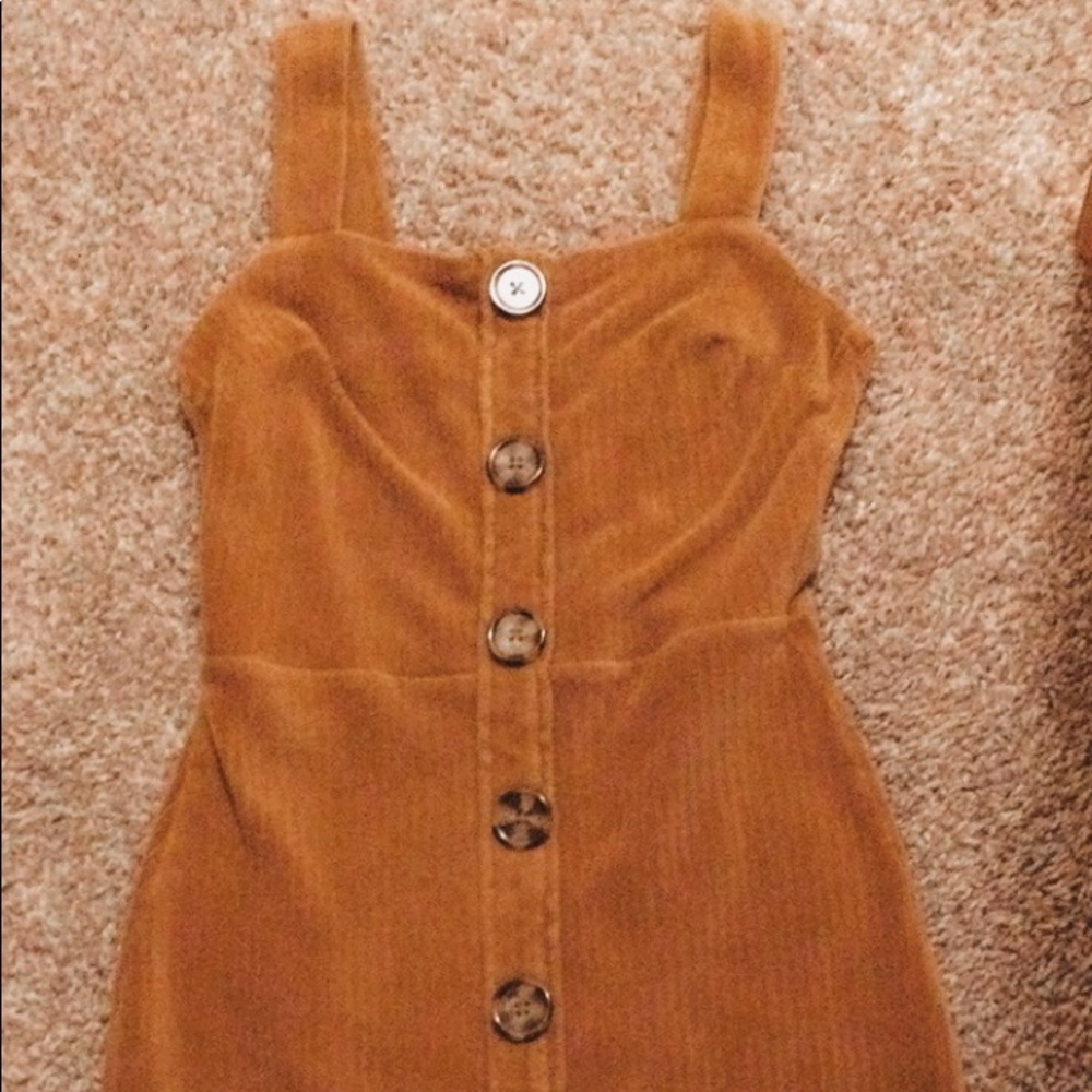 brownish-orange dress